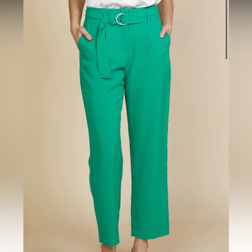 PLEATED STRAIGHT LEG PANTS